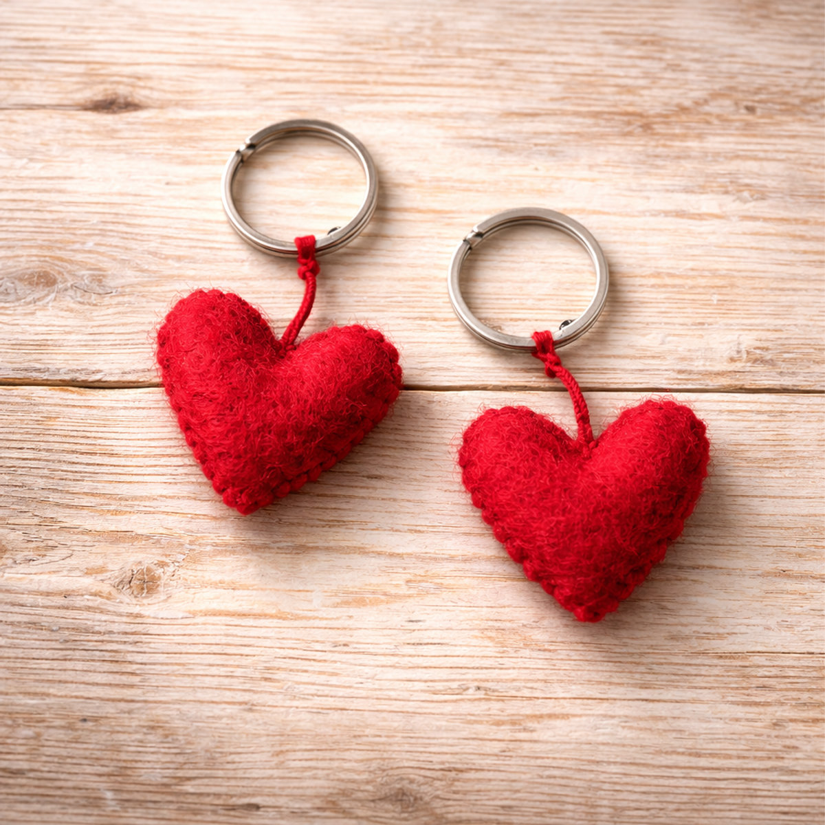 13B-KEYHEART-RED_SFEER Keyring heart red - Afbeelding 2