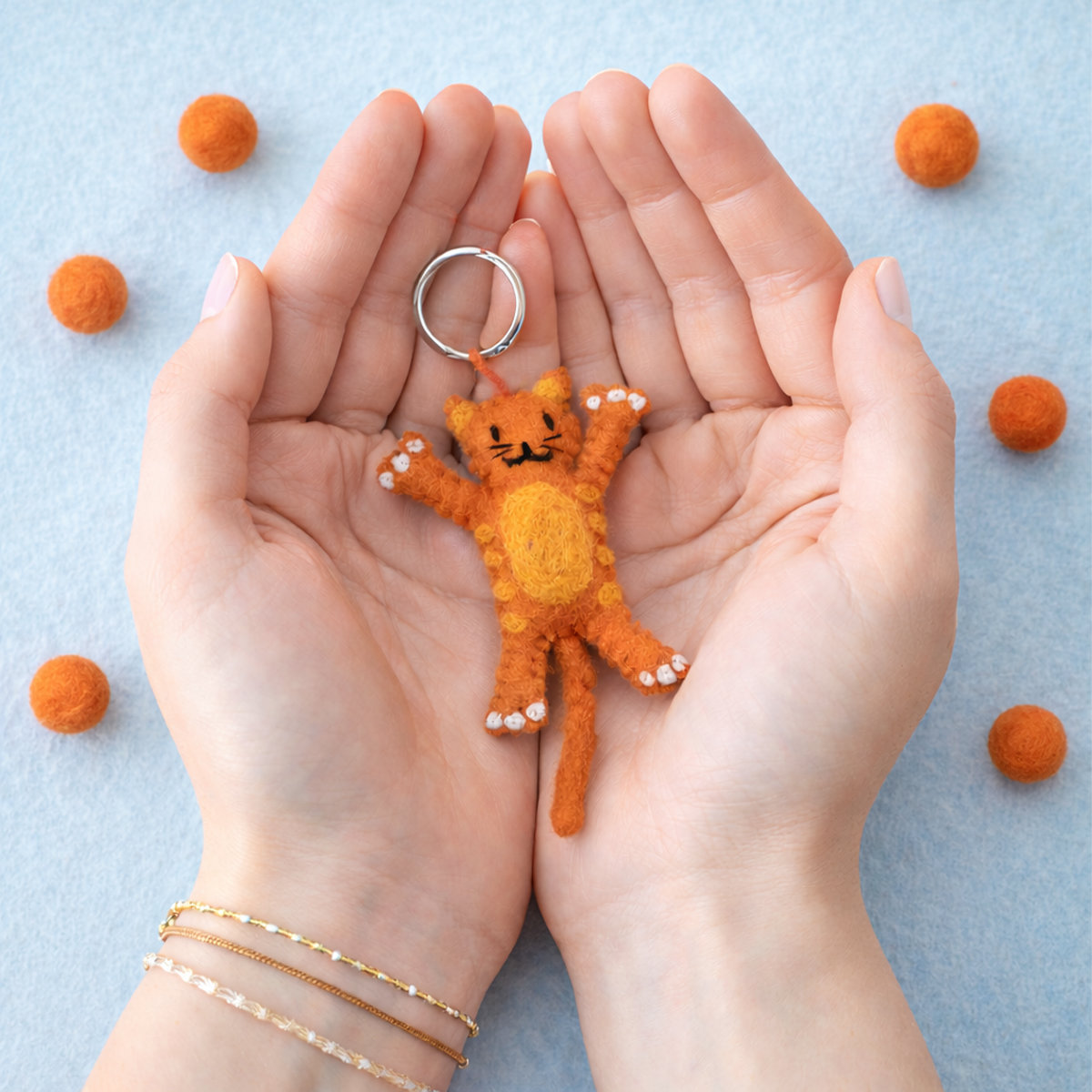 18B-KEYCAT-RED_SFEER Keyring cat red - Afbeelding 2