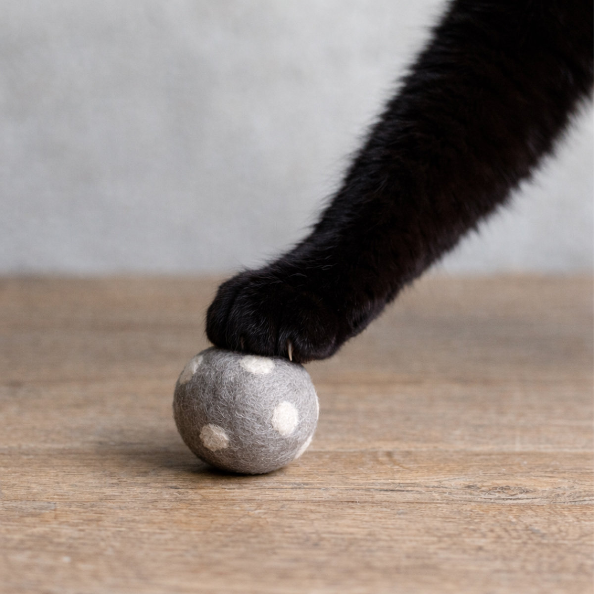 BOV-CAT-BALL-GRY_SFEER CatToy balls grey (SET 3) - Afbeelding 2