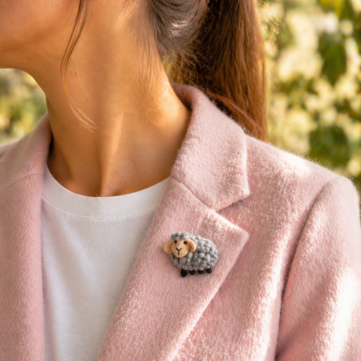 broche schaapgrijs sfeer broche schaapgrijs sfeer