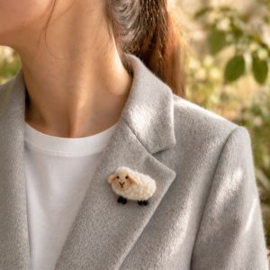 broche schaapwit sfeer